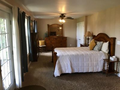 Pilot Mountain View Suite Bedroom
